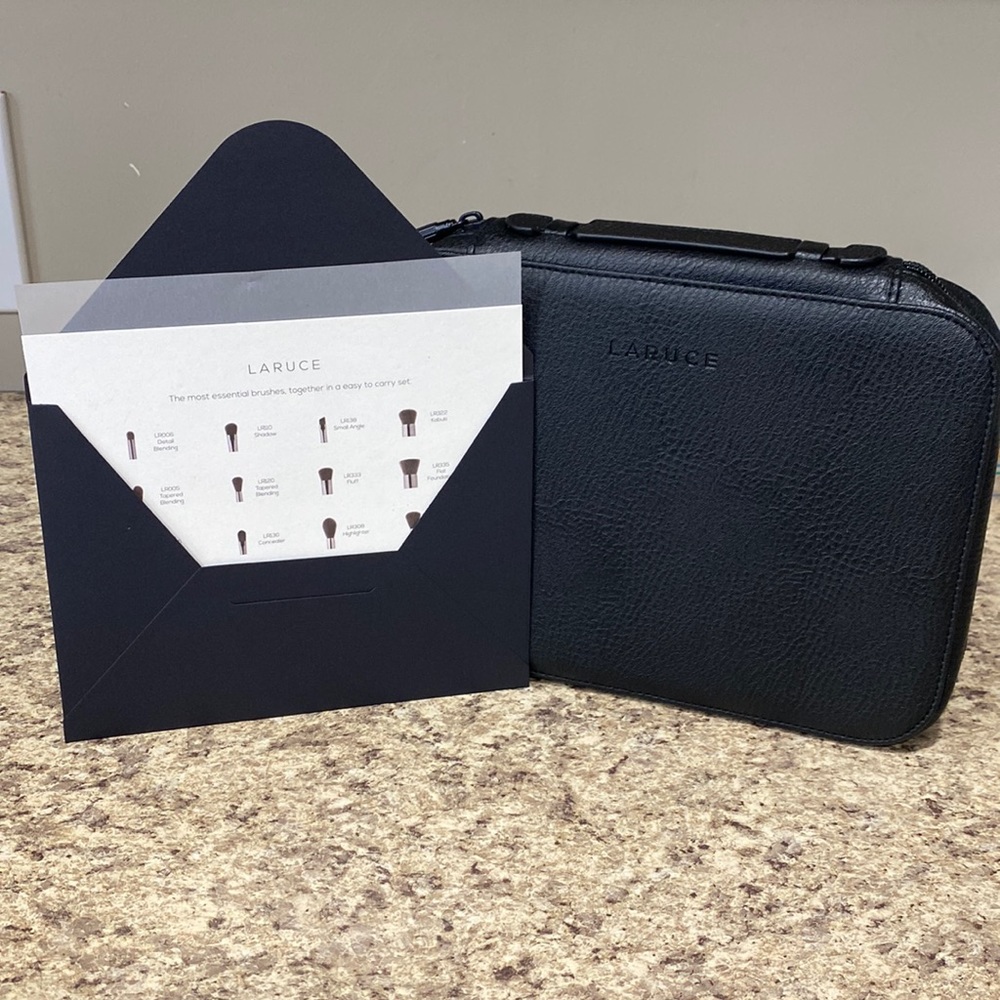 LARUCE makeup brush set